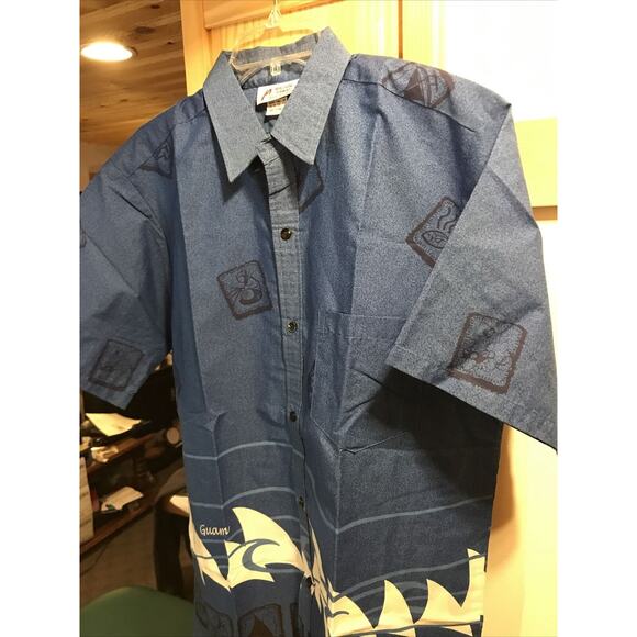 Malihini Hawaii Men’s L Blue White Fin Short Sleeve Button Down Hawaiian Shirt - Picture 10 of 12